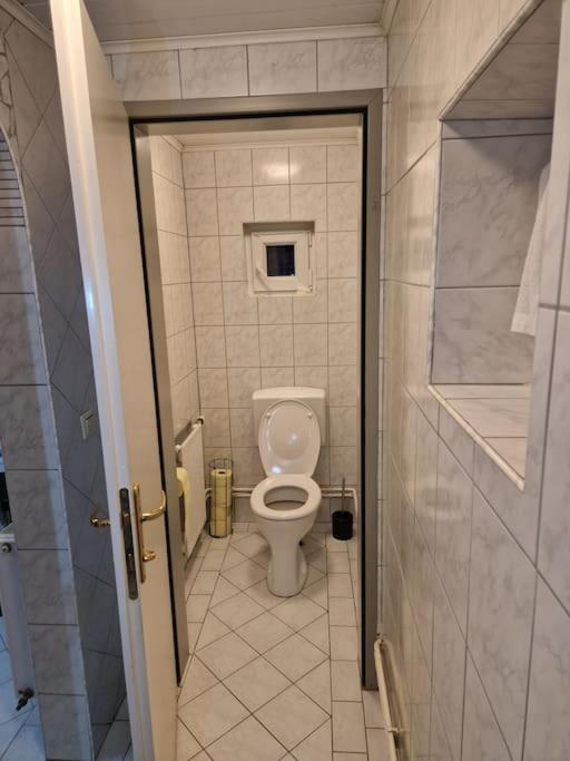 Haus Mit Garten, U Bahn Naehe, Gratis Parkplaetze Holiday home Vienna