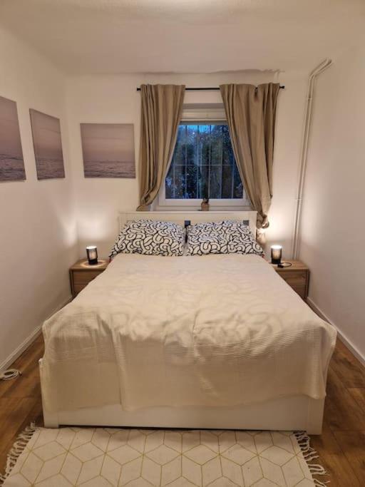 Haus Mit Garten, U Bahn Naehe, Gratis Parkplaetze *