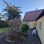 Haus Mit Garten, U Bahn Naehe, Gratis Parkplaetze