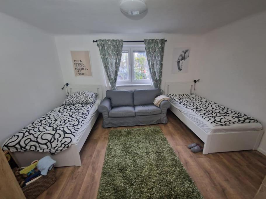 Haus Mit Garten, U Bahn Naehe, Gratis Parkplaetze Ferienhaus Wien