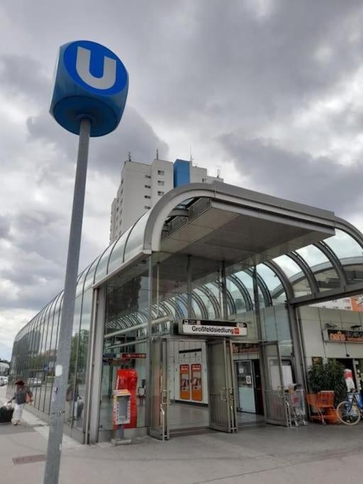Haus Mit Garten, U Bahn Naehe, Gratis Parkplaetze