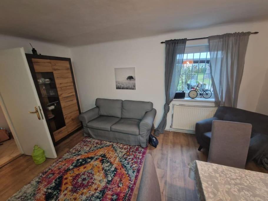 Haus Mit Garten, U Bahn Naehe, Gratis Parkplaetze *